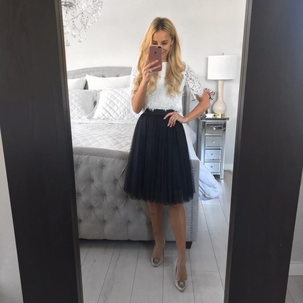 LAST ONE!!! Black Tulle Skirt With Elastic Band - Picture 4 of 8
